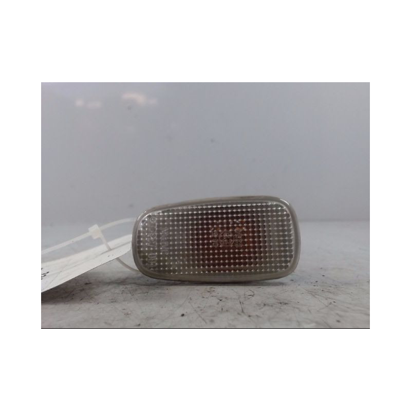 REPETITEUR AILE DROIT TOYOTA COROLLA