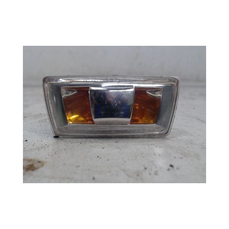 REPETITEUR AILE DROIT OPEL CORSA