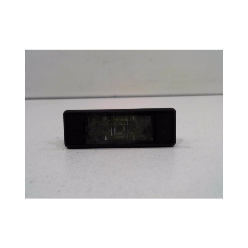ECLAIREUR PLAQUE DE POLICE DROIT PEUGEOT 1007