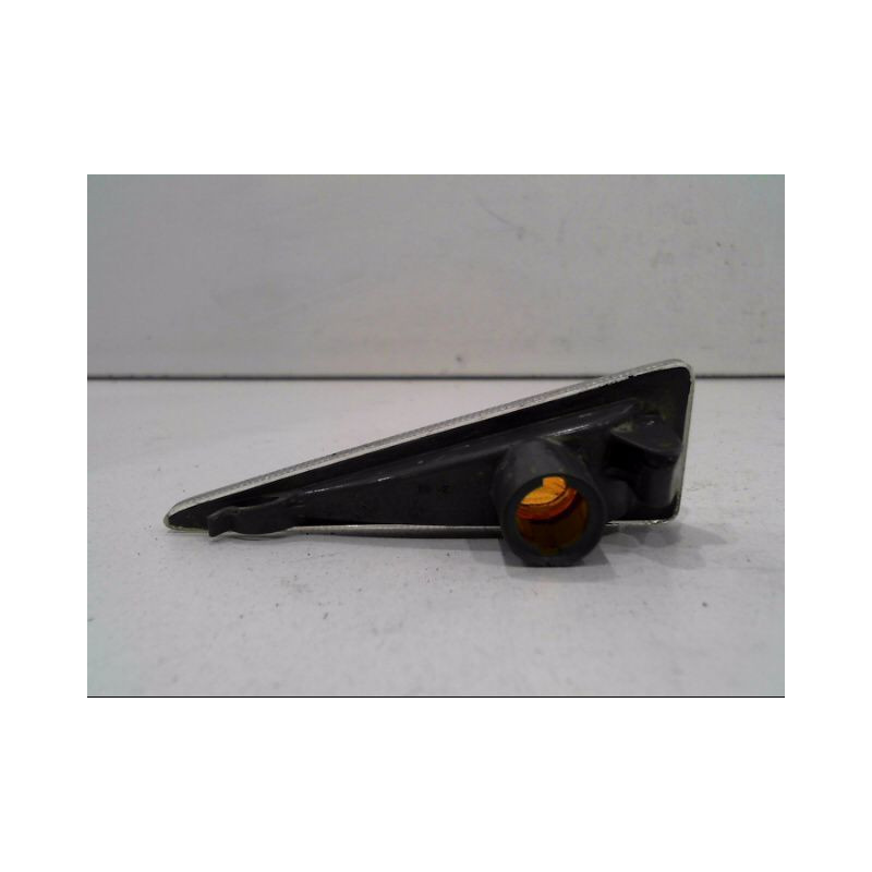REPETITEUR AILE GAUCHE RENAULT MEGANE