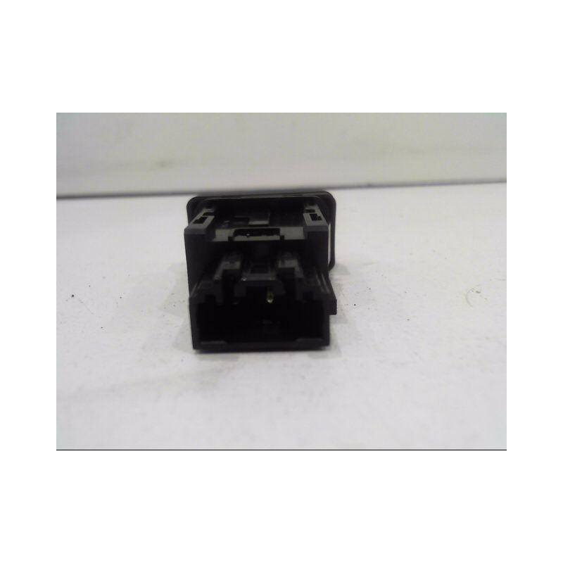 BOUTON DE WARNING MAZDA 3