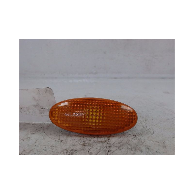 REPETITEUR AILE GAUCHE NISSAN ALMERA TINO 2003-