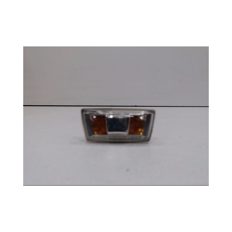 REPETITEUR AILE DROIT OPEL CORSA