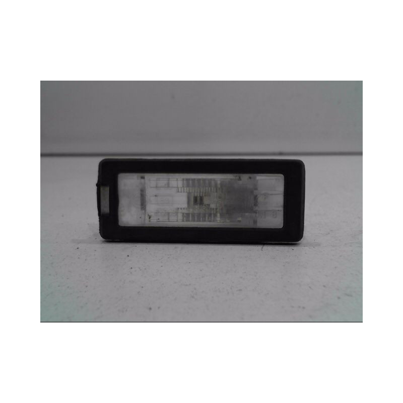 ECLAIREUR PLAQUE DE POLICE DROIT RENAULT MEGANE