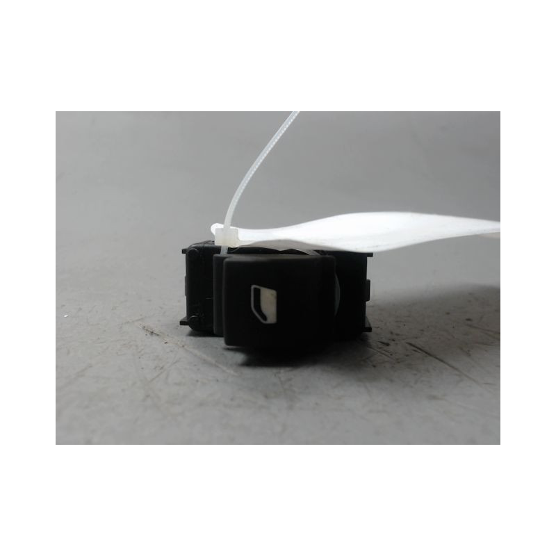 COMMANDE LEVE-GLACE PORTE ARD CITROEN DS5