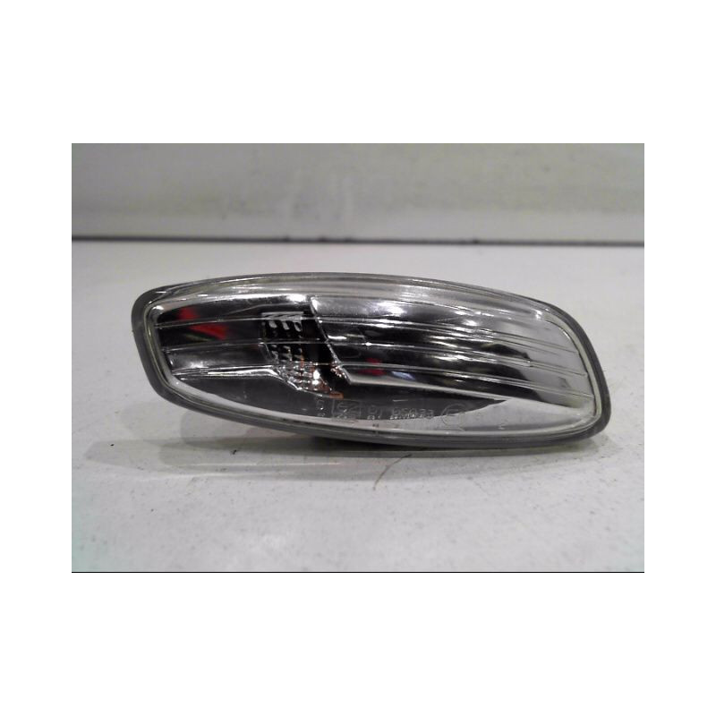 REPETITEUR AILE DROIT PEUGEOT 207