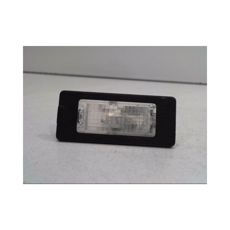 ECLAIREUR PLAQUE DE POLICE GAUCHE VOLKSWAGEN PASSAT