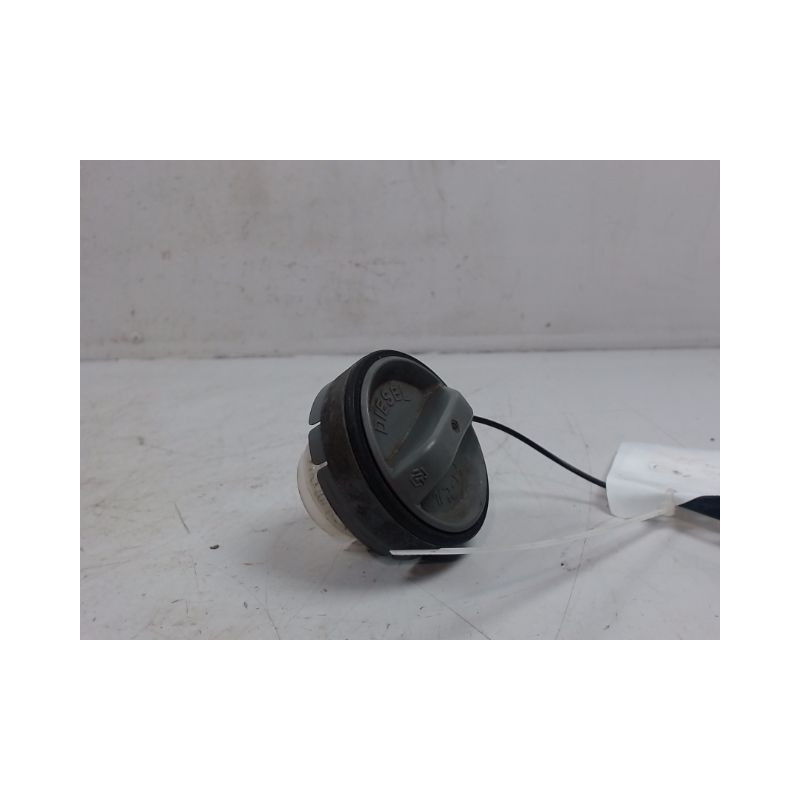 BOUCHON RESERVOIR A CARBURANT TOYOTA YARIS 2003-
