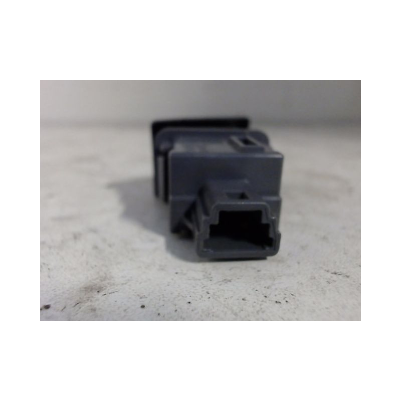 BOUTON DE WARNING TOYOTA VERSO
