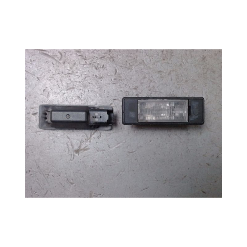 ECLAIREUR PLAQUE DE POLICE PEUGEOT 308 2011-