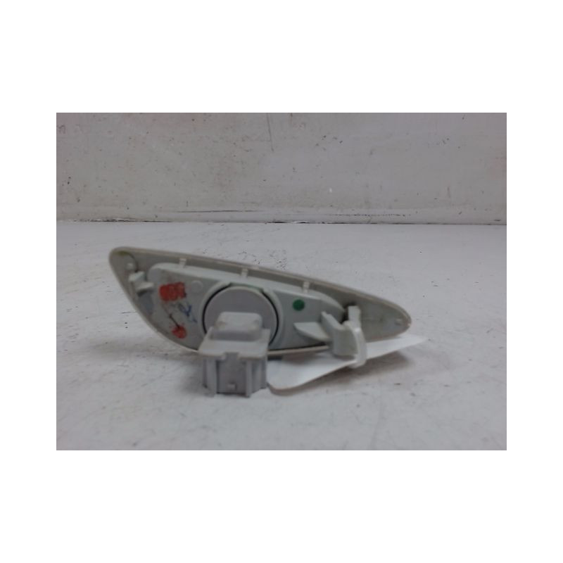 REPETITEUR AILE GAUCHE HYUNDAI I10