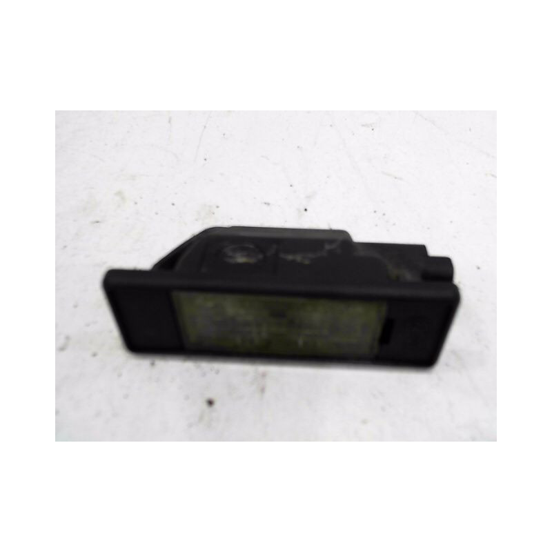 ECLAIREUR PLAQUE DE POLICE DROIT PEUGEOT 1007