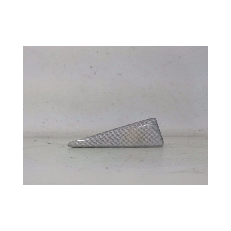 REPETITEUR AILE GAUCHE RENAULT MEGANE