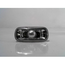 REPETITEUR AILE GAUCHE AUDI A4 2004-