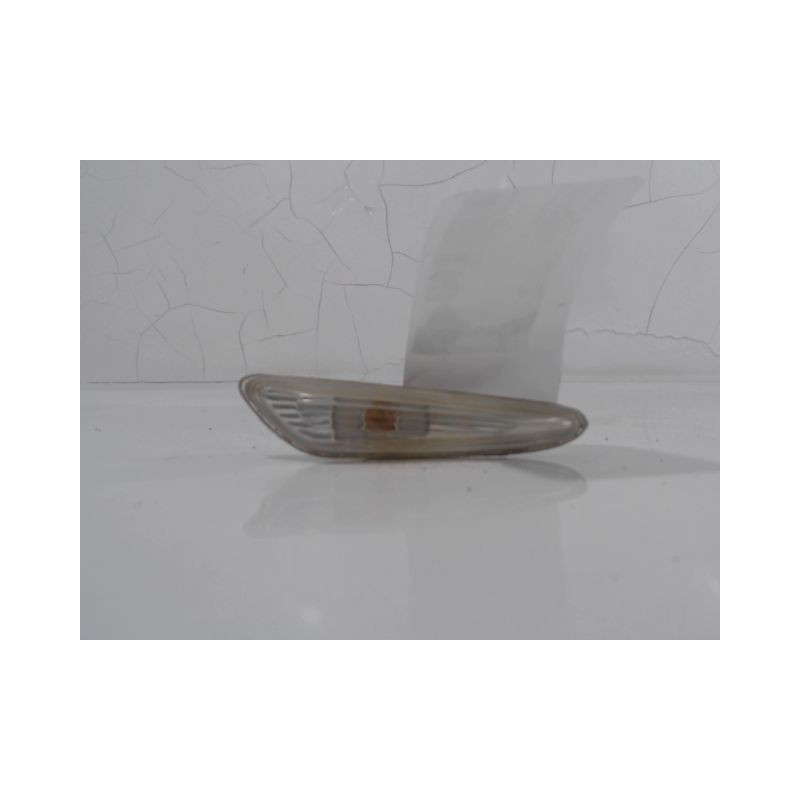 REPETITEUR AILE DROIT B.M.W. SERIE 3