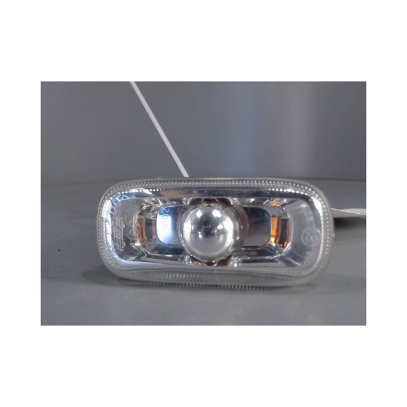 REPETITEUR AILE GAUCHE AUDI A4 2001-
