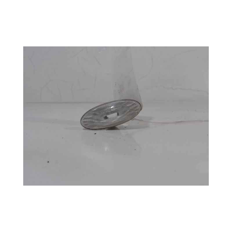 REPETITEUR AILE DROIT NISSAN NV200