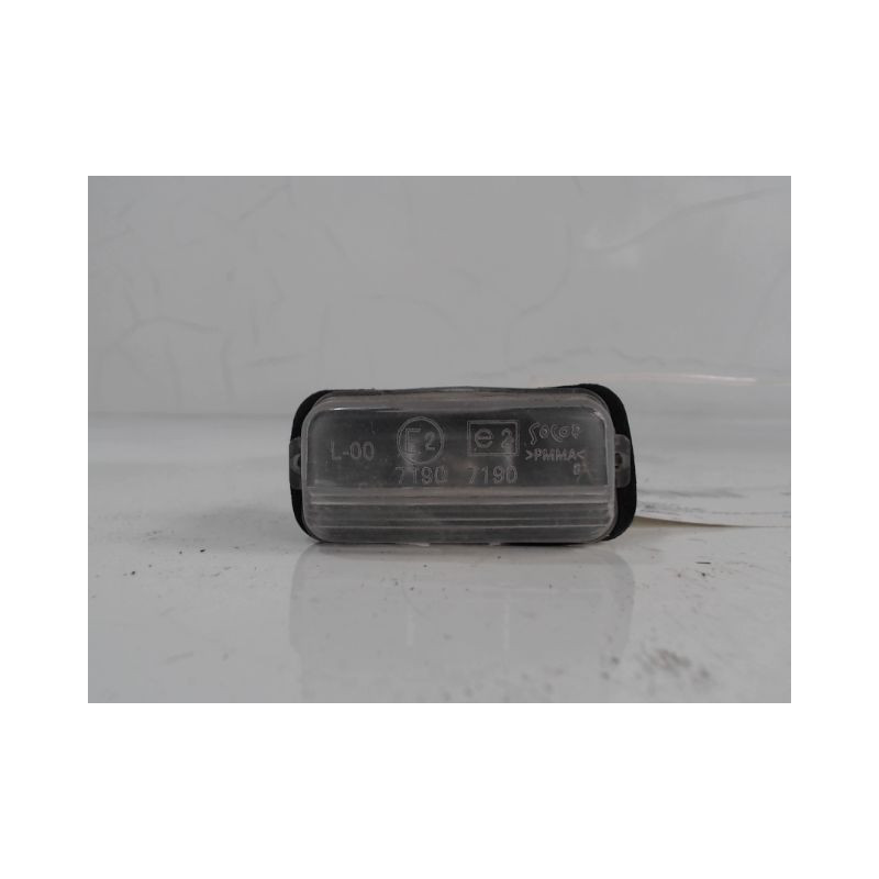 ECLAIREUR PLAQUE DE POLICE DROIT PEUGEOT 207 5P