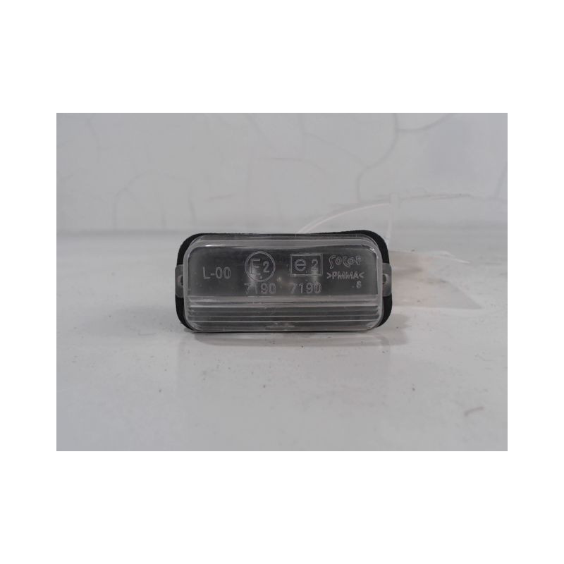 ECLAIREUR PLAQUE DE POLICE DROIT PEUGEOT 207 5P