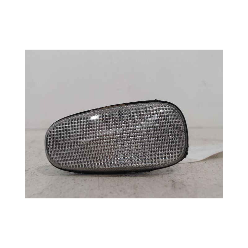 REPETITEUR AILE GAUCHE OPEL ASTRA