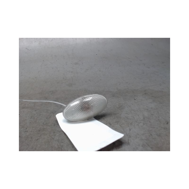 REPETITEUR AILE GAUCHE SUZUKI SWIFT