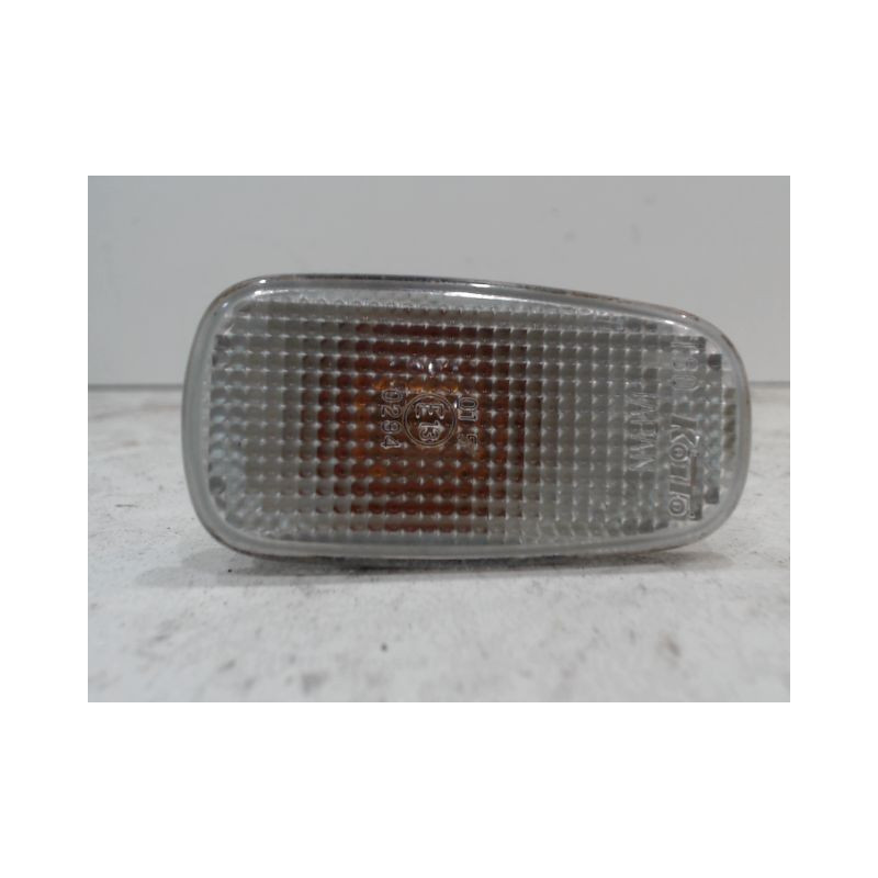 REPETITEUR AILE GAUCHE TOYOTA YARIS