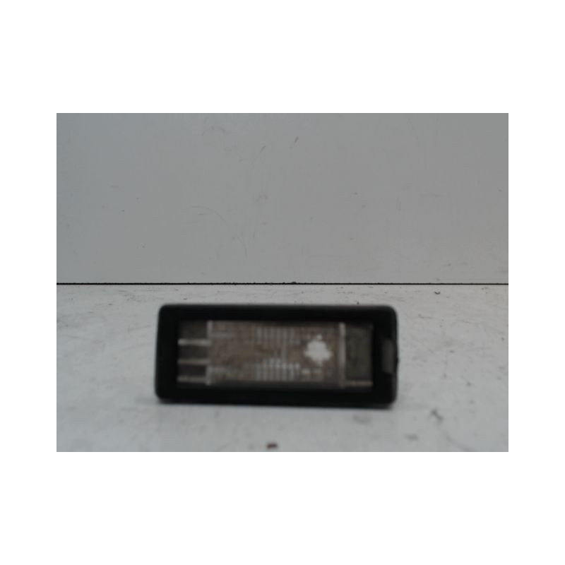 ECLAIREUR PLAQUE DE POLICE DROIT RENAULT MEGANE