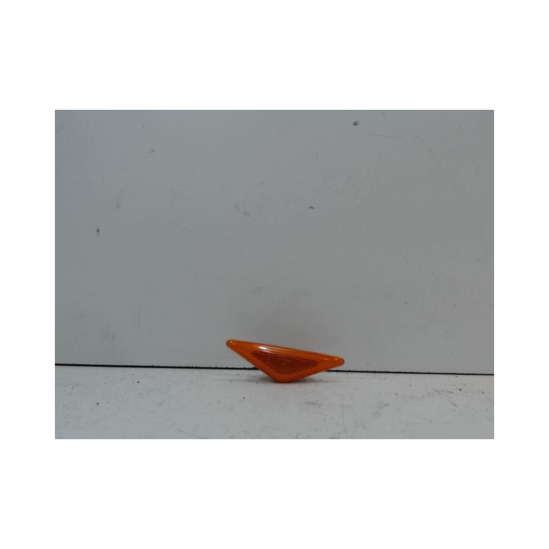 REPETITEUR AILE GAUCHE FORD FOCUS