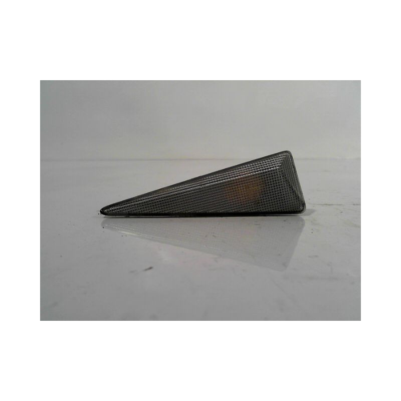 REPETITEUR AILE GAUCHE RENAULT SCENIC II PH.1 03-06