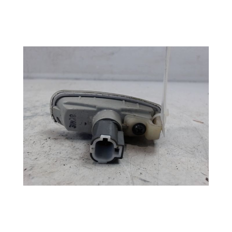 REPETITEUR AILE DROIT KIA RIO 2005-