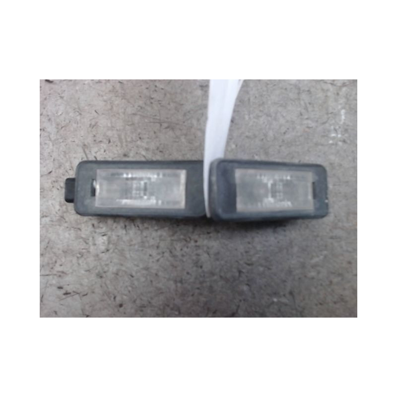 ECLAIREUR PLAQUE DE POLICE PEUGEOT 208