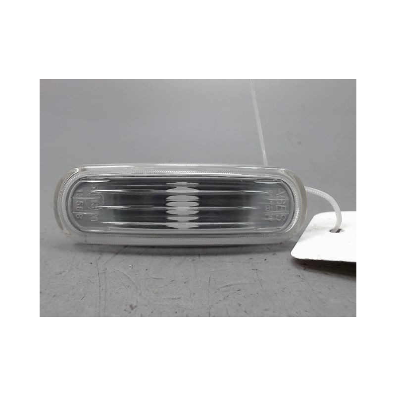 REPETITEUR AILE DROIT FIAT FIORINO