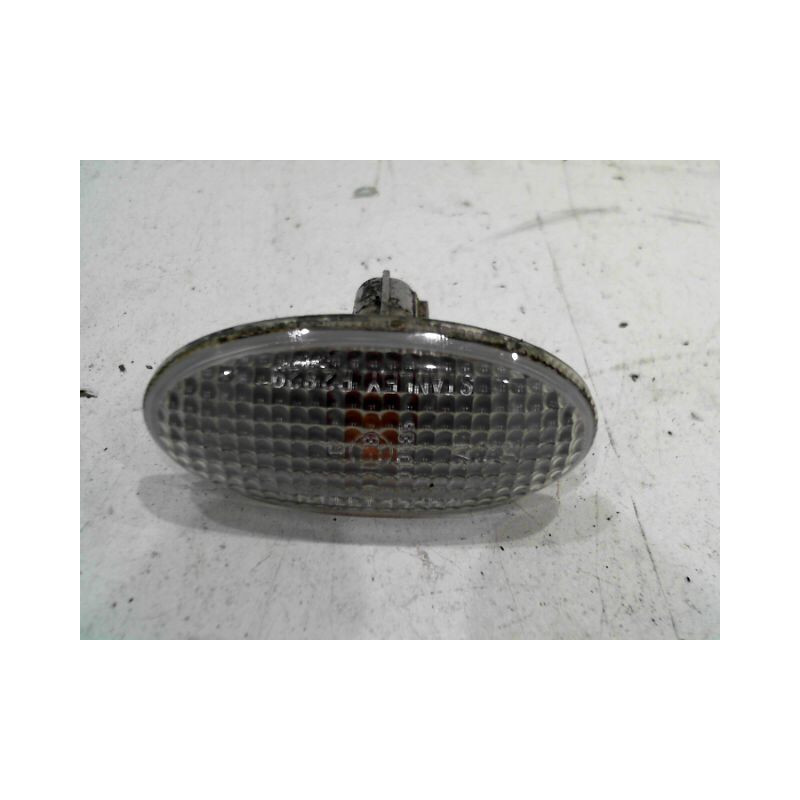 REPETITEUR AILE GAUCHE MAZDA 6