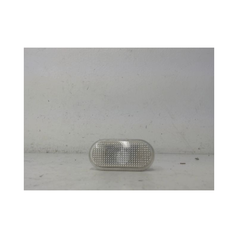 REPETITEUR AILE DROIT NISSAN MICRA