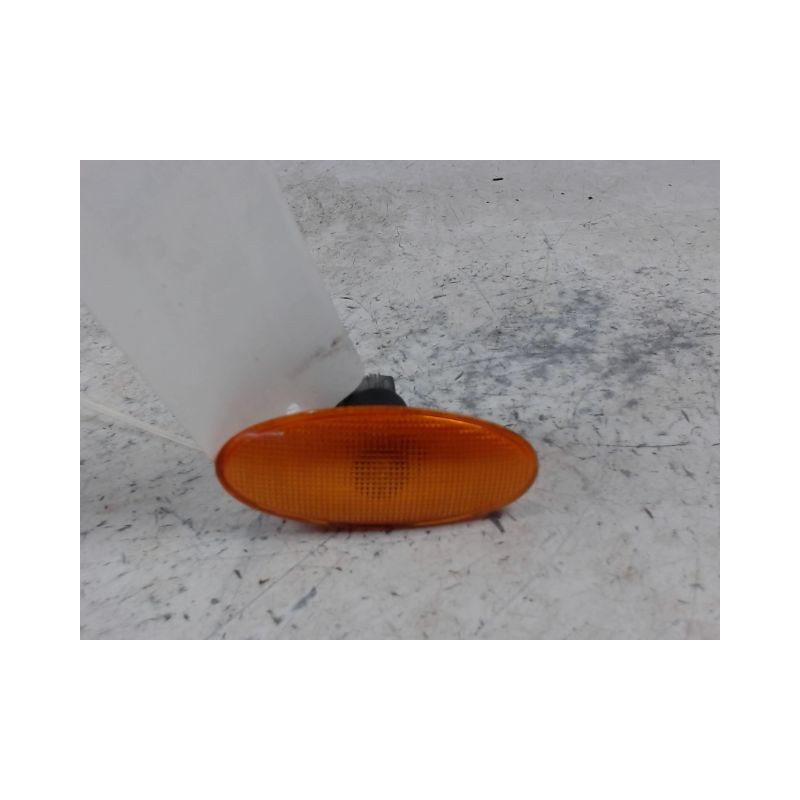 REPETITEUR AILE DROIT FIAT PUNTO -99