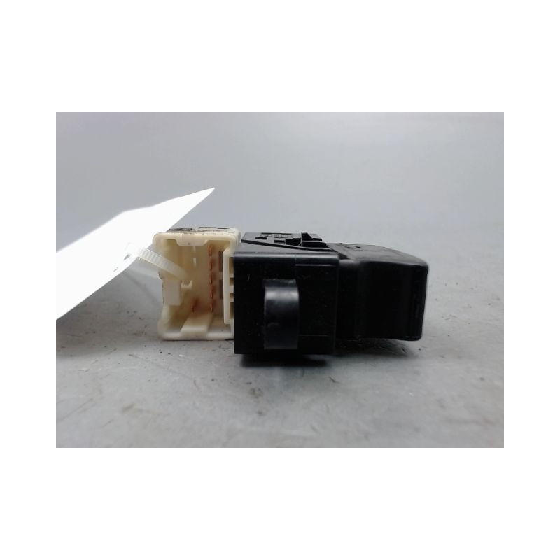 COMMANDE LEVE-GLACE PORTE AVD NISSAN ALMERA TINO MONOSP. Phase 1 2000-2003