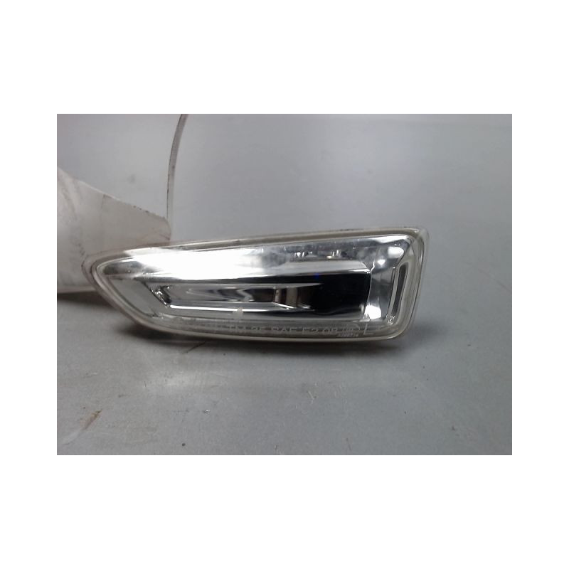 REPETITEUR AILE GAUCHE OPEL CROSSLAND