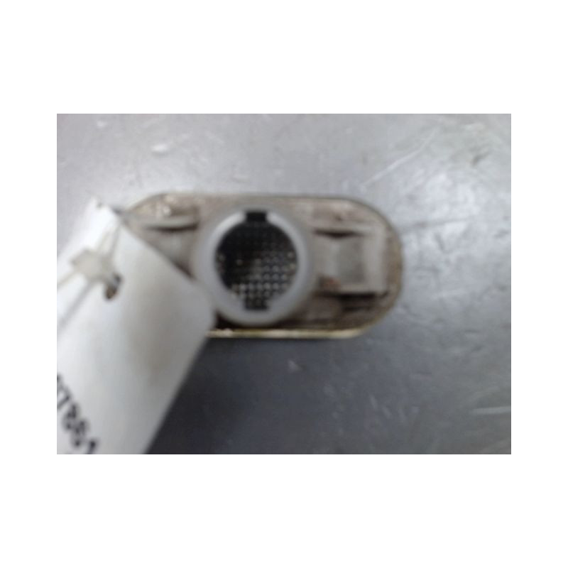 REPETITEUR AILE DROIT NISSAN MICRA