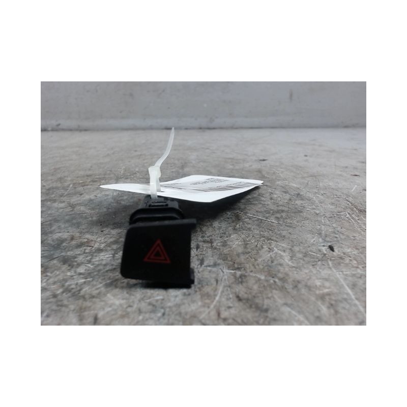 BOUTON DE WARNING CHEVROLET CAPTIVA