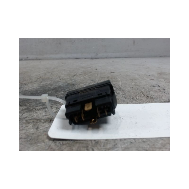 COMMANDE LEVE-GLACE PORTE AVD MICROCAR MC2
