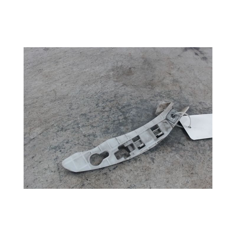SUPPORT DROIT PARE-CHOC ARRIERE  PEUGEOT 208