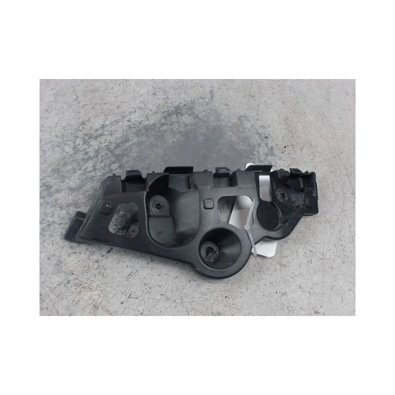 SUPPORT DROIT PARE-CHOC ARRIERE  DACIA SANDERO 2008-