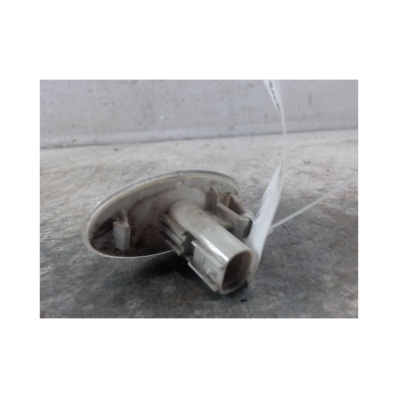 REPETITEUR AILE DROIT SUZUKI SWIFT