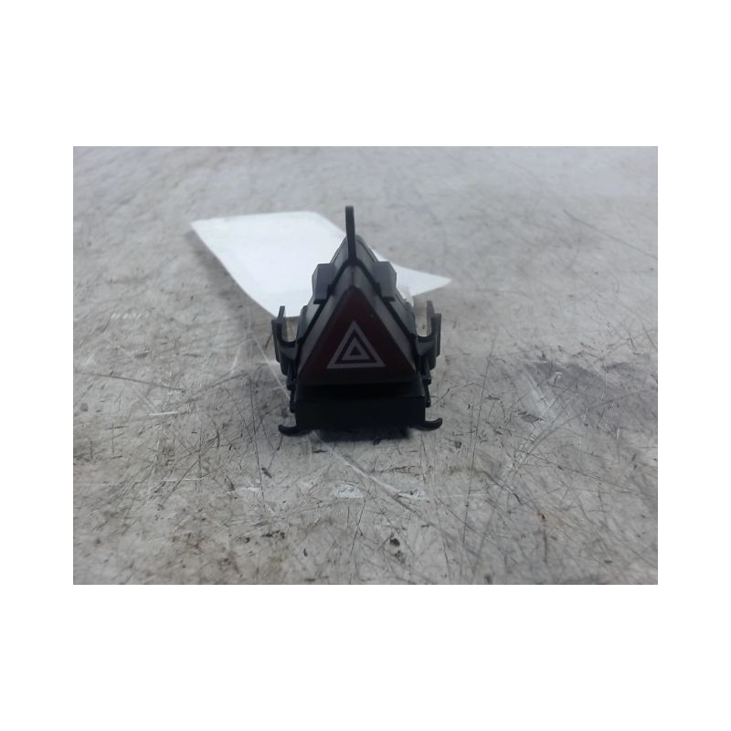 BOUTON DE WARNING MERCEDES CLASSE A 3P