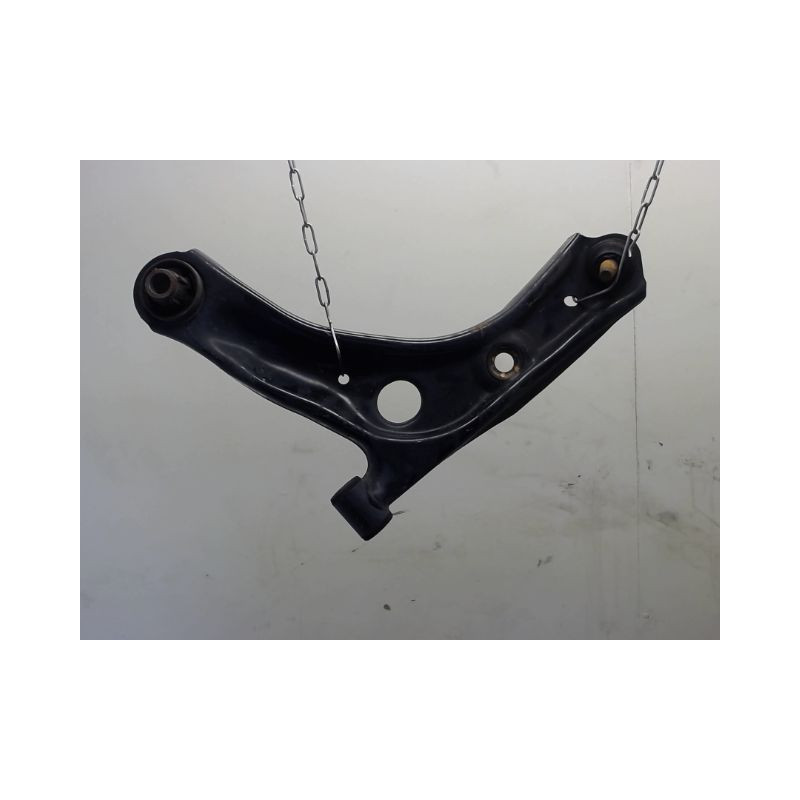 TRIANGLE INFERIEUR AVANT GAUCHE TOYOTA AYGO
