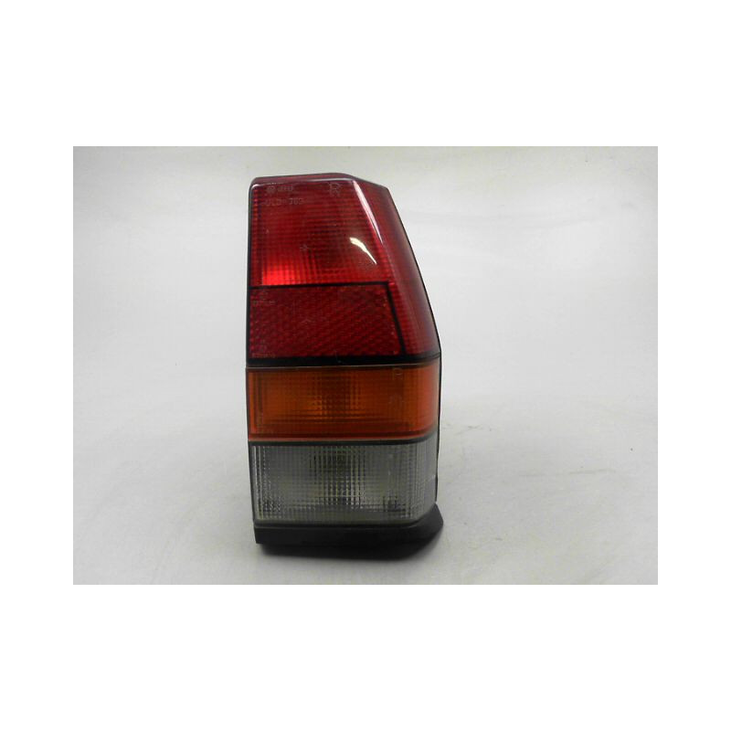FEU ARRIERE DROIT VOLKSWAGEN POLO 88-94