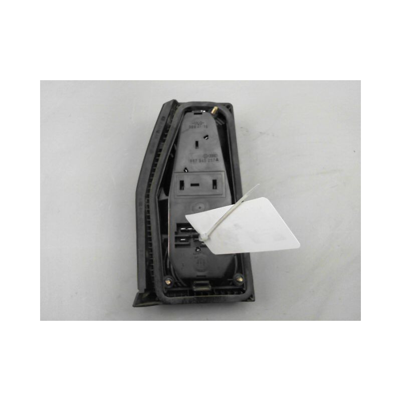 FEU ARRIERE DROIT VOLKSWAGEN POLO 88-94