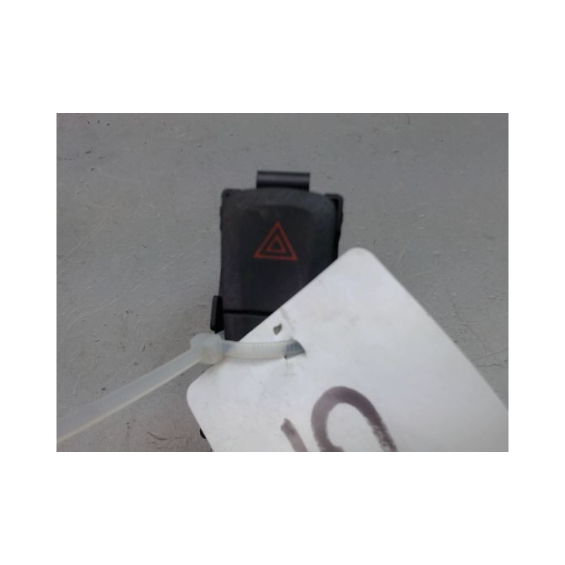 BOUTON DE WARNING DACIA SANDERO II Phase 1 2012...
