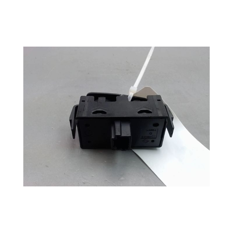 BOUTON DE WARNING DACIA SANDERO II Phase 1 2012-...