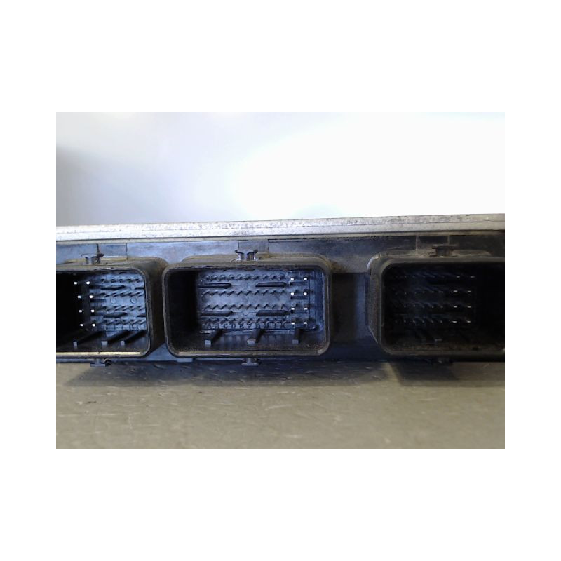 CALCULATEUR MOTEUR RENAULT CLIO